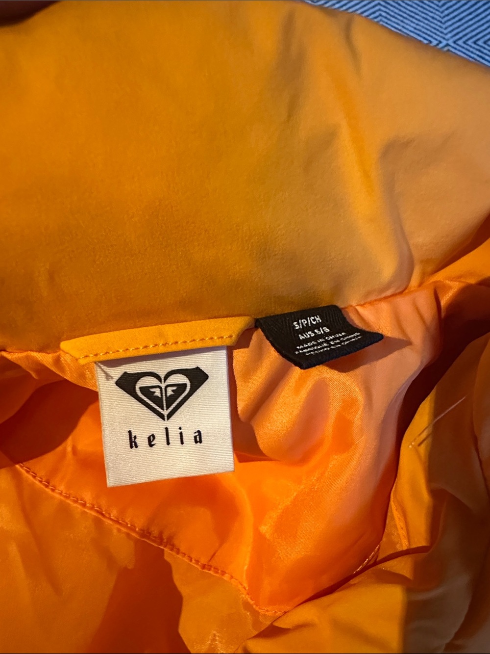 Kelia Moniz LE Roxy puffer - Picture 5 of 6
